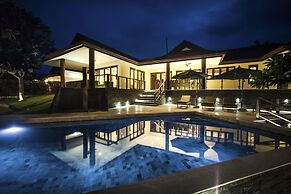 Idyllic Samui Beach Villa Resort