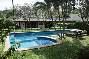 Idyllic Samui Beach Villa Resort