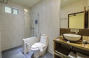 Idyllic Samui Beach Villa Resort