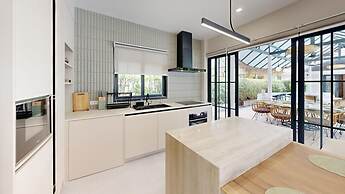 Idyllic Samui Beach Villa Resort