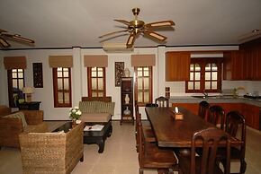 Idyllic Samui Beach Villa Resort