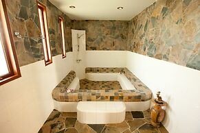 Idyllic Samui Beach Villa Resort