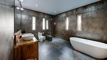 Idyllic Samui Beach Villa Resort