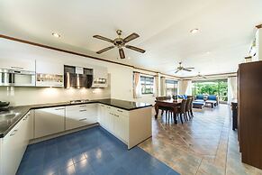 Idyllic Samui Beach Villa Resort