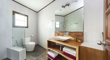 Idyllic Samui Beach Villa Resort