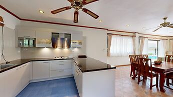 Idyllic Samui Beach Villa Resort