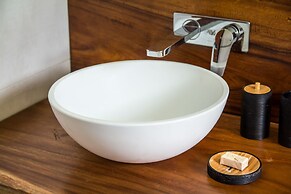 Idyllic Samui Beach Villa Resort