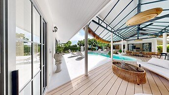 Idyllic Samui Beach Villa Resort