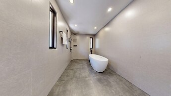 Idyllic Samui Beach Villa Resort