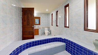 Idyllic Samui Beach Villa Resort