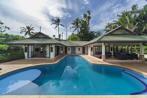 Idyllic Samui Beach Villa Resort