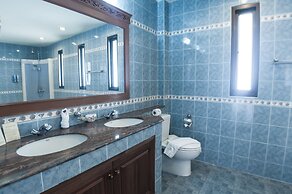 Idyllic Samui Beach Villa Resort