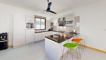 Idyllic Samui Beach Villa Resort