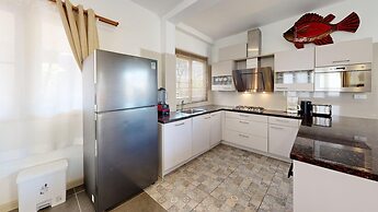 Idyllic Samui Beach Villa Resort