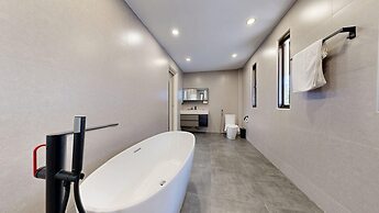 Idyllic Samui Beach Villa Resort