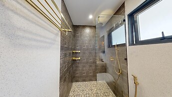 Idyllic Samui Beach Villa Resort