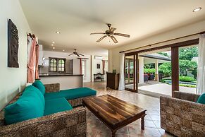 Idyllic Samui Beach Villa Resort