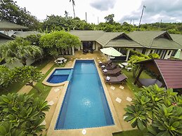 Idyllic Samui Beach Villa Resort