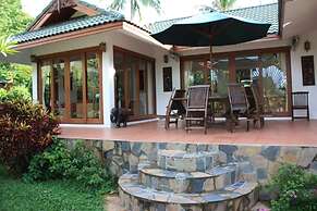 Idyllic Samui Beach Villa Resort