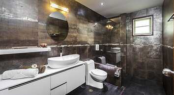 Idyllic Samui Beach Villa Resort