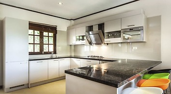Idyllic Samui Beach Villa Resort