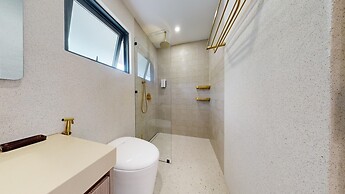 Idyllic Samui Beach Villa Resort