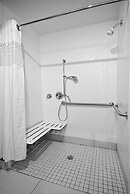 Hampton Inn & Suites Raleigh Downtown