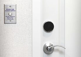 Hampton Inn & Suites Raleigh Downtown