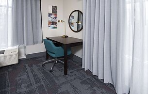 Hampton Inn & Suites Raleigh Downtown