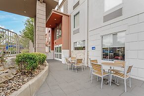 Holiday Inn Express Pittsburgh East - Mall Area by IHG