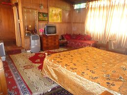 Alif Laila Group of Houseboats