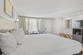 Eagle Wing Inn - Cape Cod