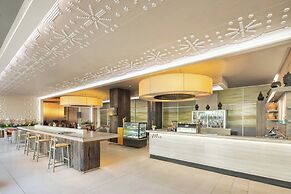 Centara Life Government Complex Hotel & Convention Centre Chaeng Watth