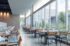 Centara Life Government Complex Hotel & Convention Centre Chaeng Watth