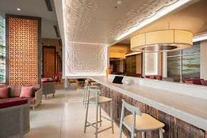 Centara Life Government Complex Hotel & Convention Centre Chaeng Watth