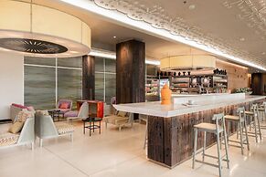 Centara Life Government Complex Hotel & Convention Centre Chaeng Watth