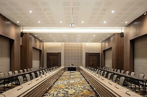 Centara Life Government Complex Hotel & Convention Centre Chaeng Watth