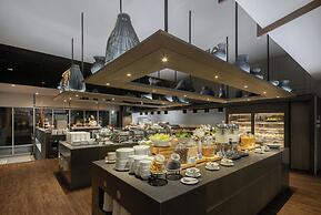 Centara Life Government Complex Hotel & Convention Centre Chaeng Watth