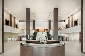 Centara Life Government Complex Hotel & Convention Centre Chaeng Watth