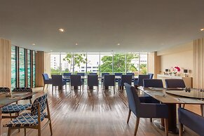 Centara Life Government Complex Hotel & Convention Centre Chaeng Watth