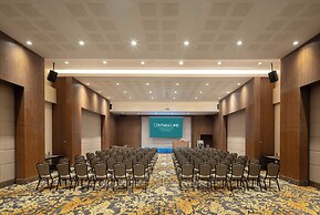 Centara Life Government Complex Hotel & Convention Centre Chaeng Watth