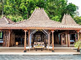 Villa Borobudur Resort