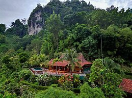 Villa Borobudur Resort
