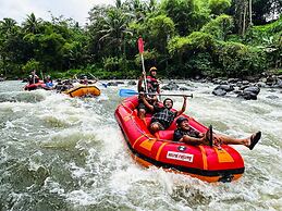 Villa Borobudur Resort