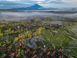 Villa Borobudur Resort