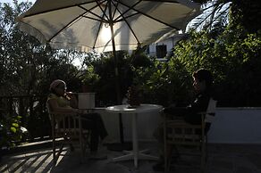 Magani Apartments & Maisonettes