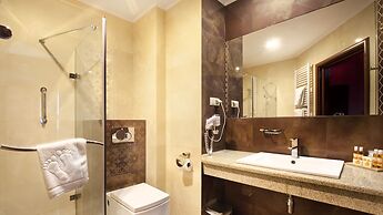 Artis Hotel & Spa