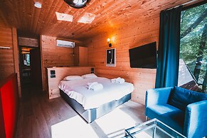 Utopia Hotel