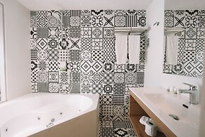 Utopia Hotel