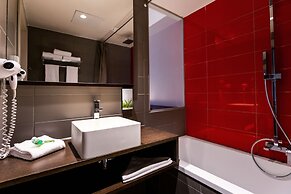 Utopia Hotel
